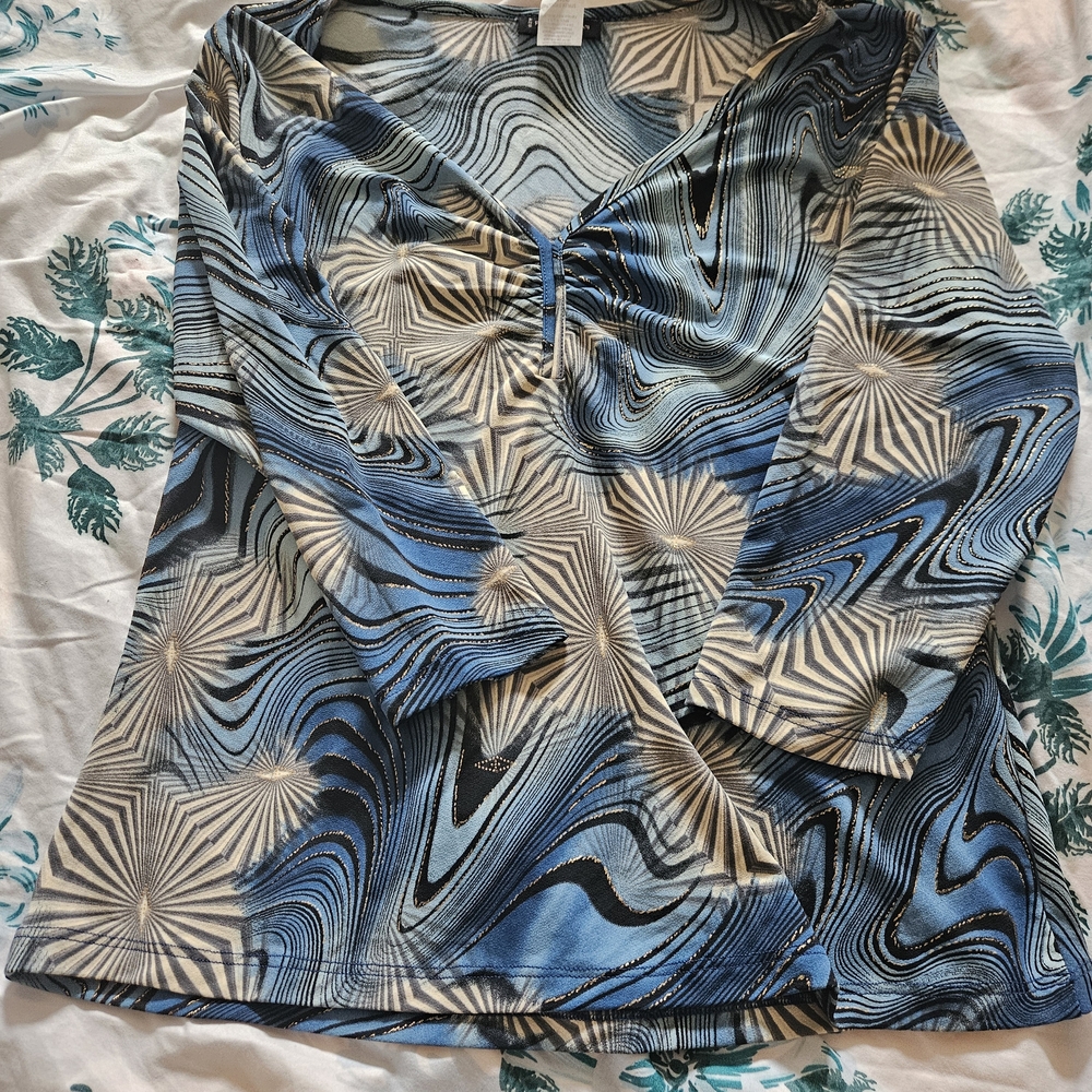 Stylish Blue and Black Women's Top - Picture 2 of 5
